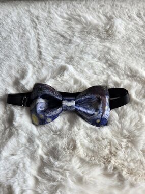 Starry Night Print Bow Tie in Blue and Black